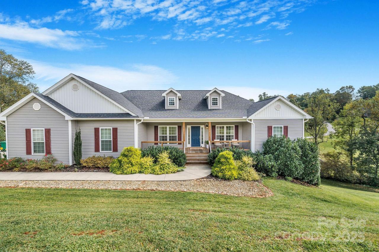 81 Double Brook Dr., Weaverville, NC 28787
