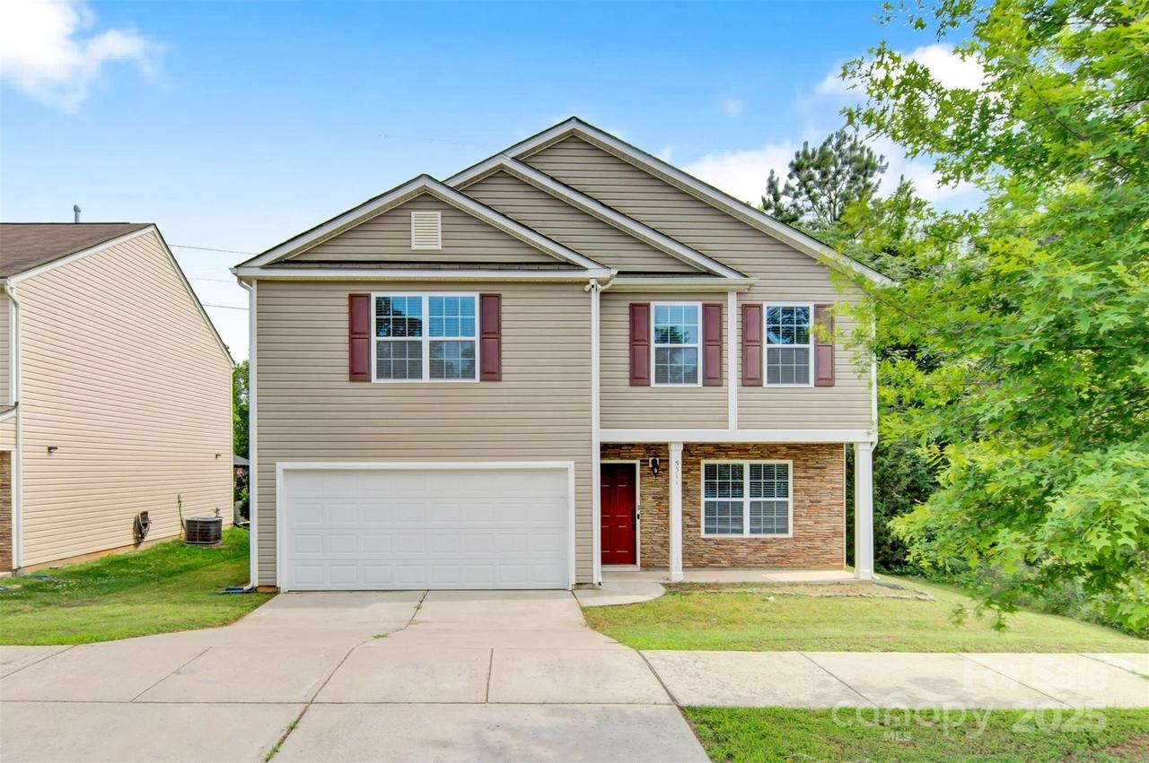5311 Oakdale Ridge Ct., Charlotte, NC 28216