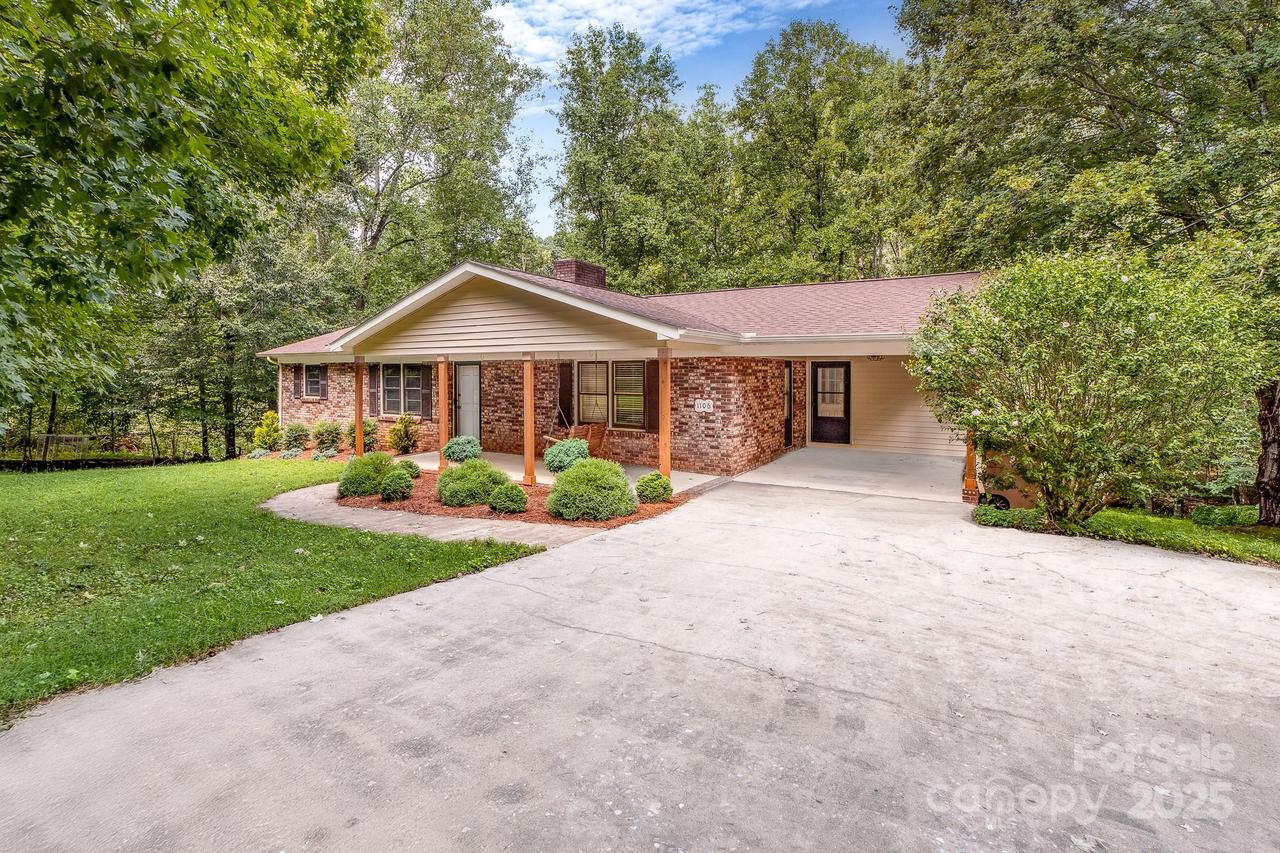 1106 Ladell Ln., Shelby, NC 28152