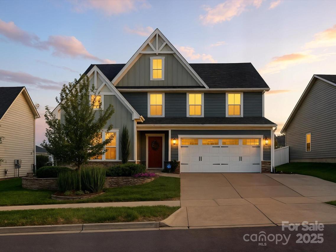 12607 Es Draper Dr., Huntersville, NC 28078