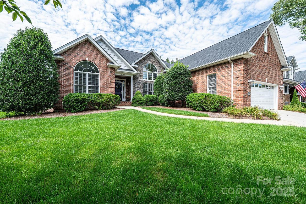 1734 30th Avenue Dr., Hickory, NC 28601