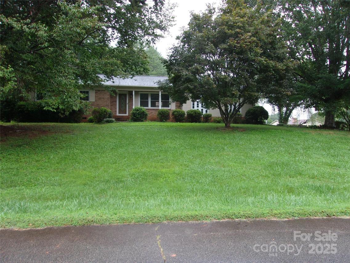 163 Whitney Ln., Statesville, NC 28625