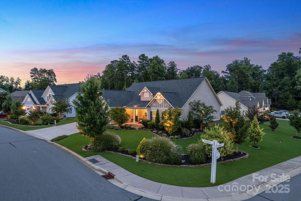 320 Broadleaf Dr., Denver, NC 28037