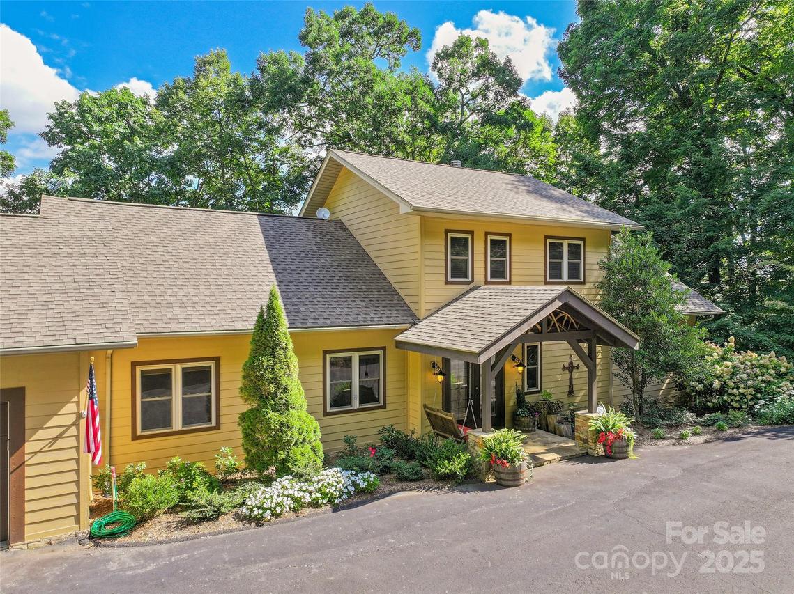 522 Woody Ln., Waynesville, NC 28786