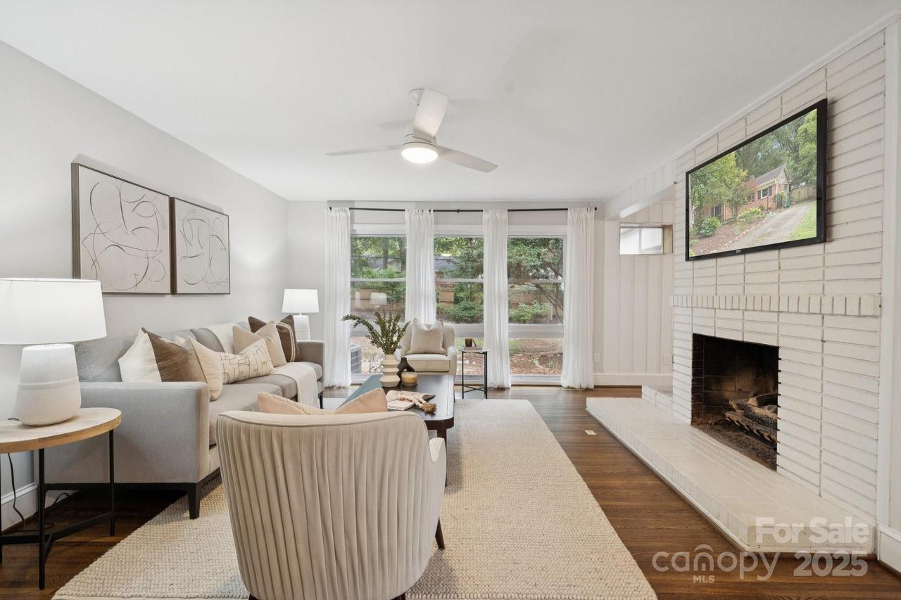 1944 Sandhurst Dr., Charlotte, NC 28205