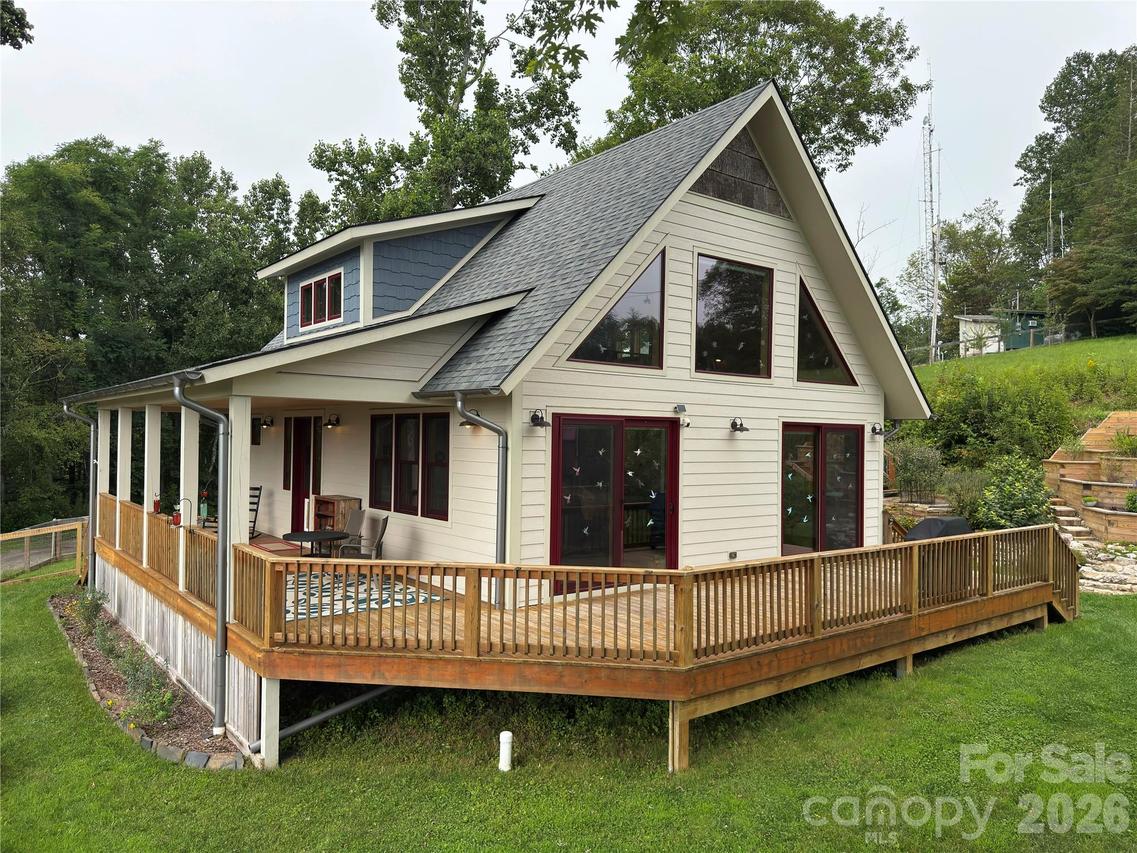 1856 Cabbage Patch Rd., Burnsville, NC 28714