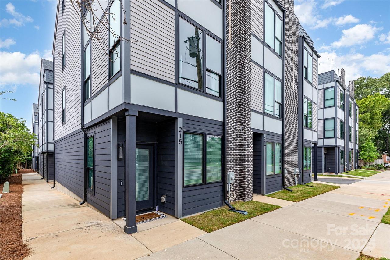 219 Freeland Ln., Charlotte, NC 28217