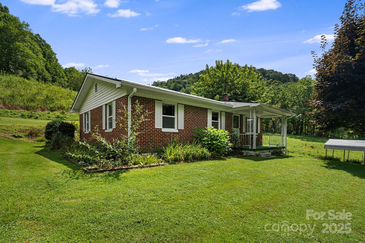 474 Smith Creek Rd., Mars Hill, NC 28754