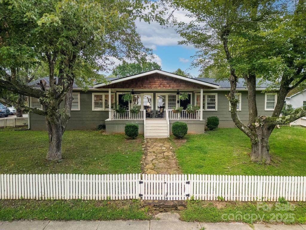 405 N Country Club Rd., Brevard, NC 28712