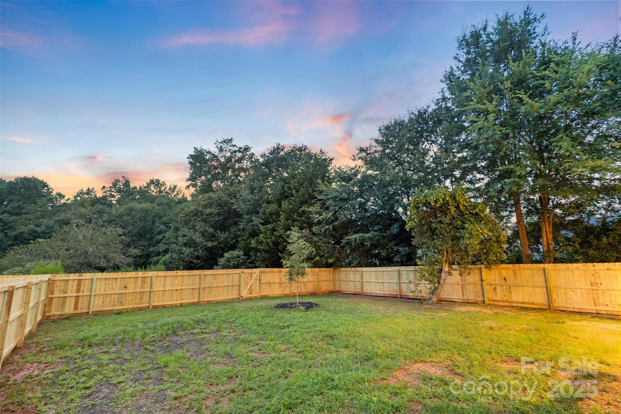 9503 Weston Woods Ln., Charlotte, NC 28216