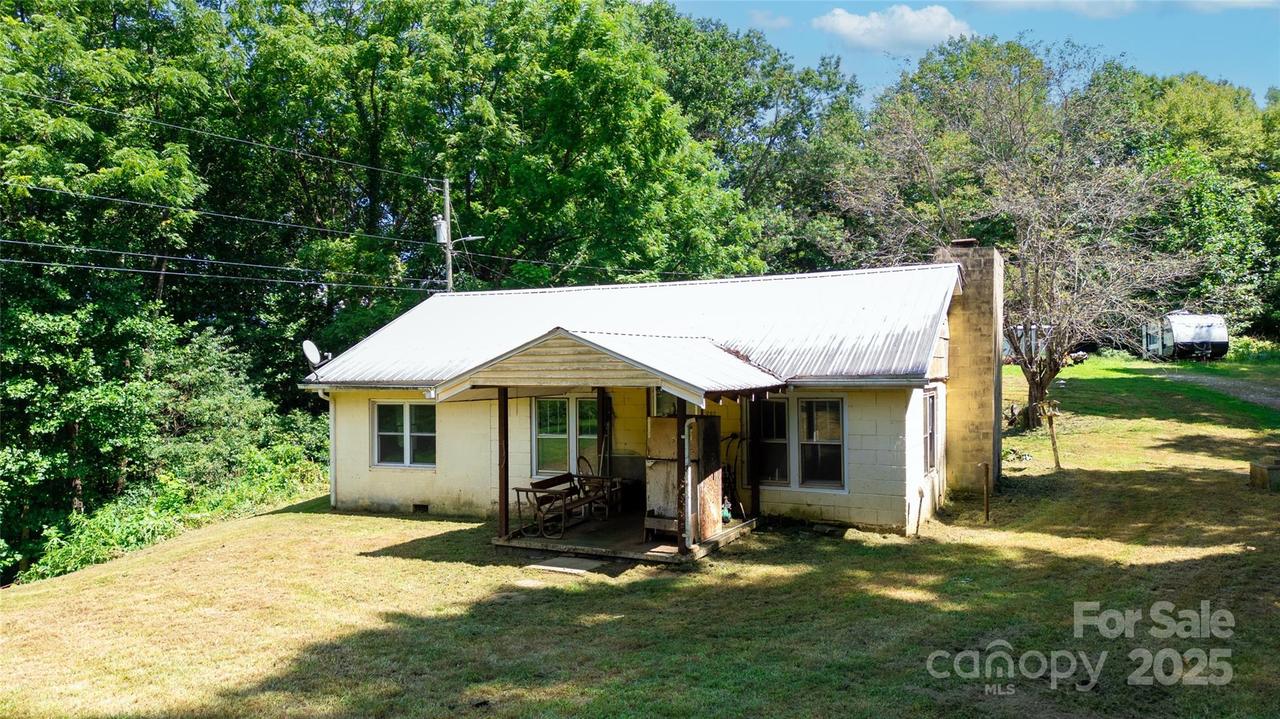 805 Frosty Ridge Rd., Sylva, NC 28779