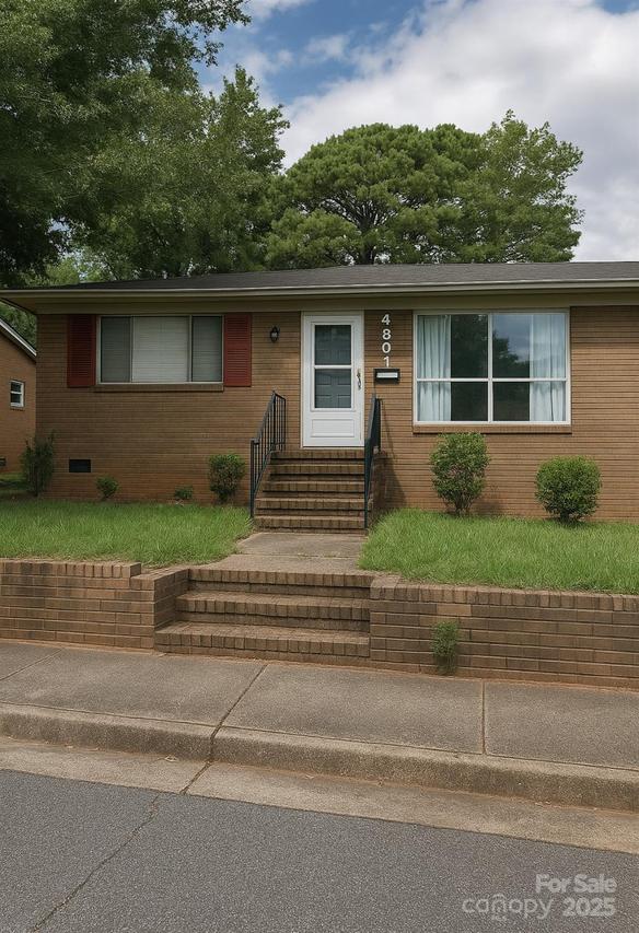 4801 The Plz., Charlotte, NC 28215