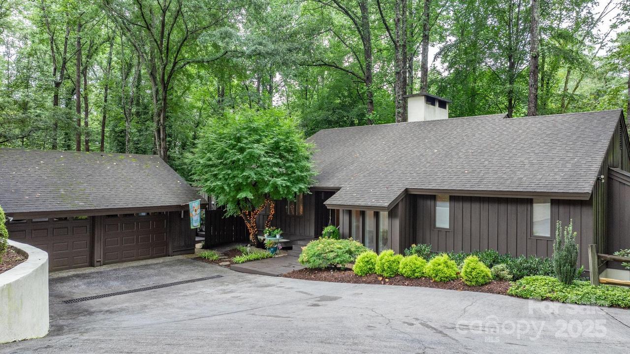 115 Kinwood St., Morganton, NC 28655
