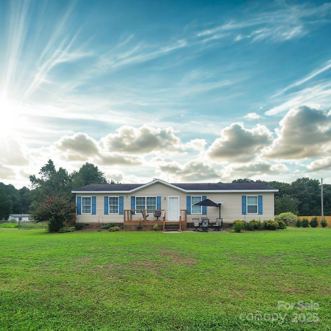 5800 Dachshund St., Iron Station, NC 28080