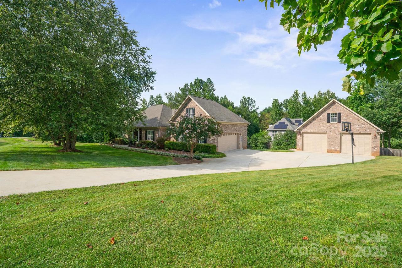 6200 Bellingham Dr., Mount Holly, NC 28120