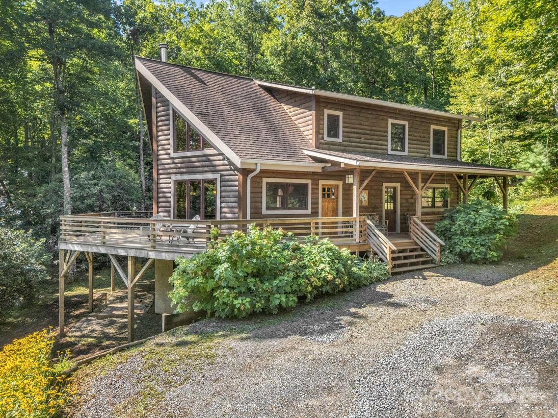 312 High Rock Acres Dr., Black Mountain, NC 28711