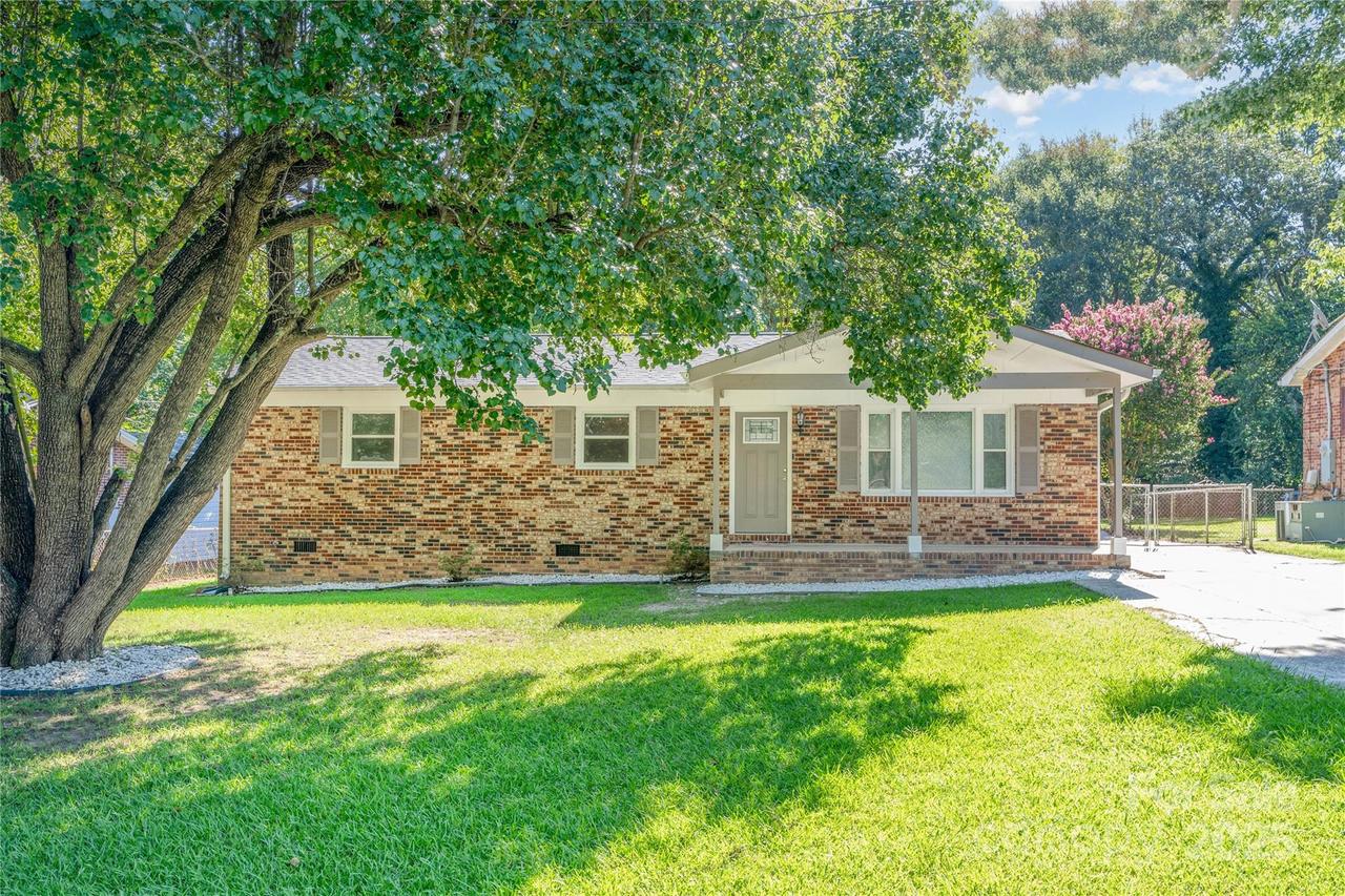 2506 Lyon St., Gastonia, NC 28052