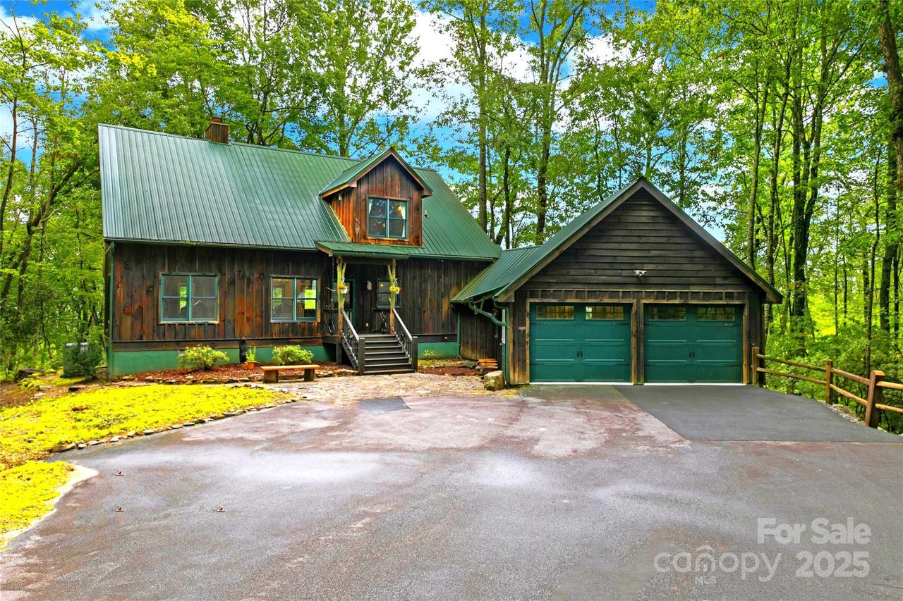 418 Sandy Ln., Brevard, NC 28712