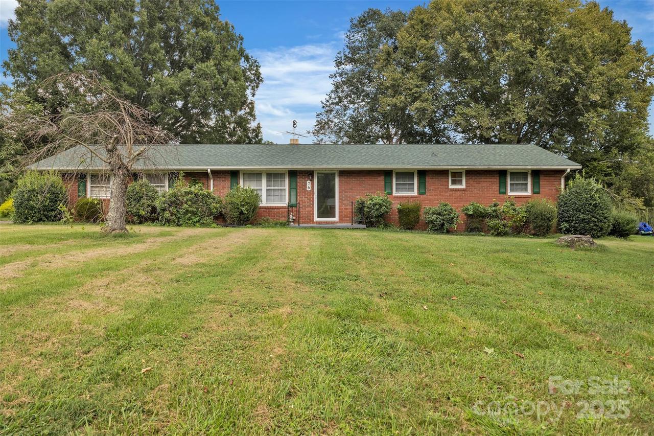 76 Eastview Ct., Taylorsville, NC 28681