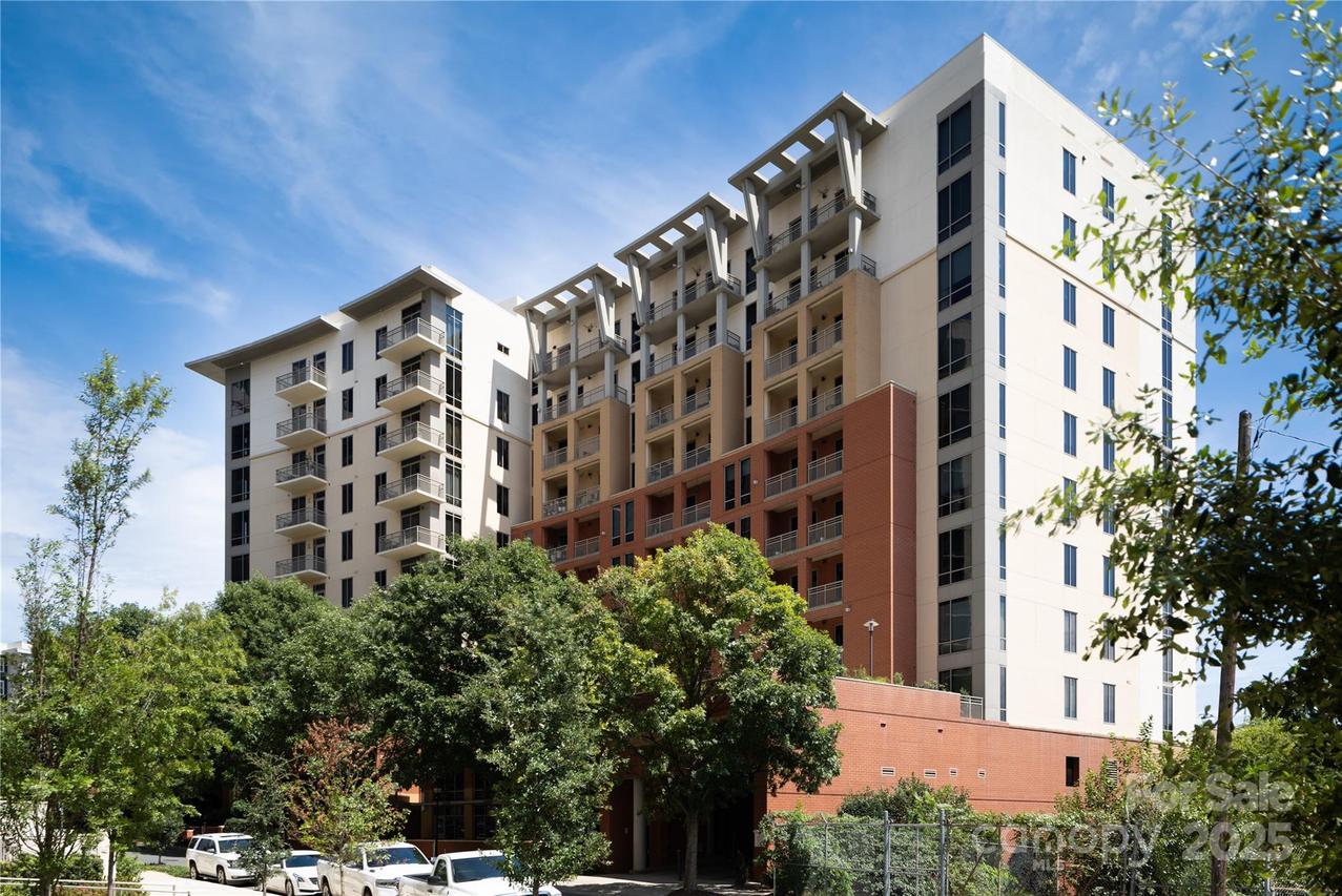 701 Royal Ct. #1008, Charlotte, NC 28202