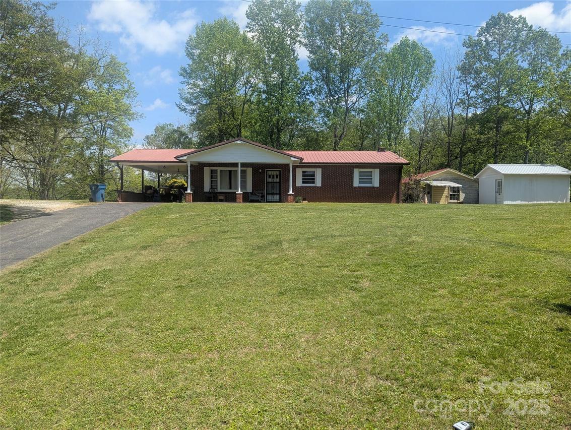 2645 Green Acres St., Lenoir, NC 28645