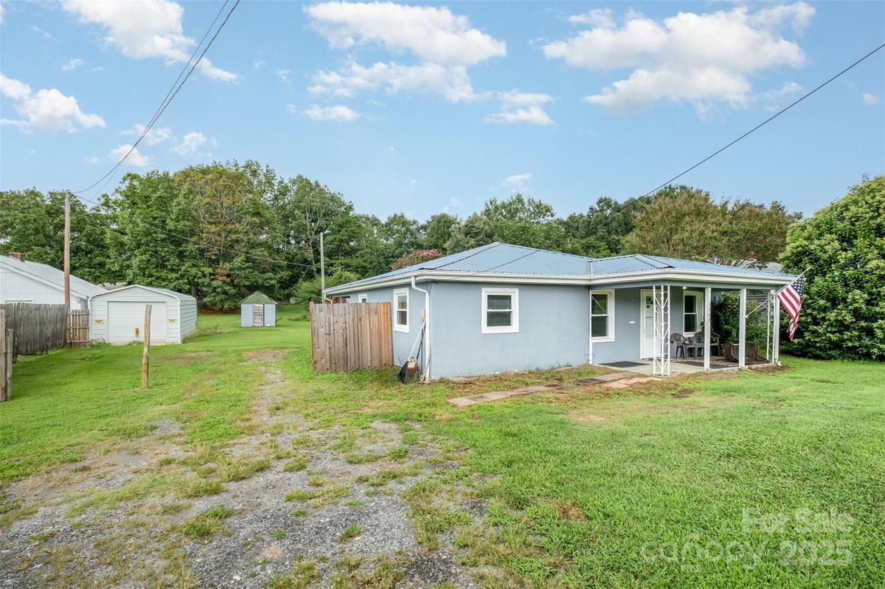3948 Main Avenue Dr., Hickory, NC 28601