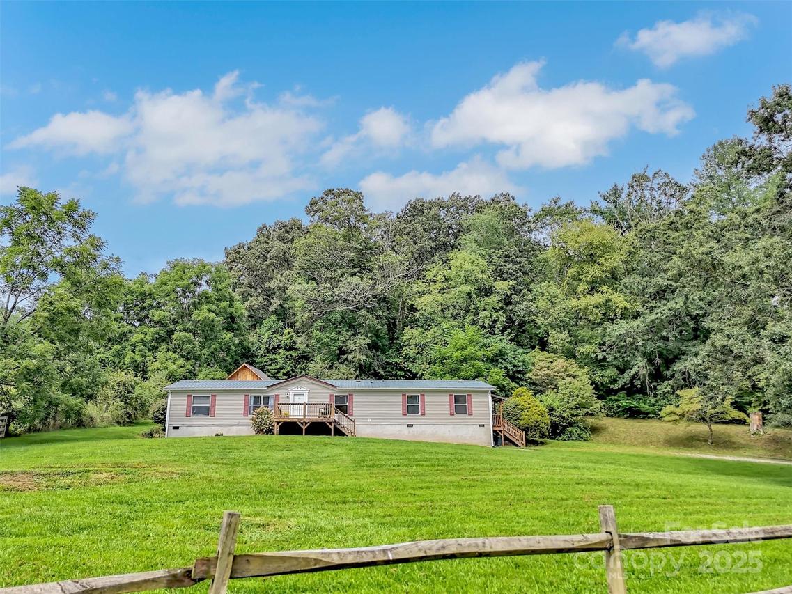 21 Crooked Tr., Canton, NC 28716