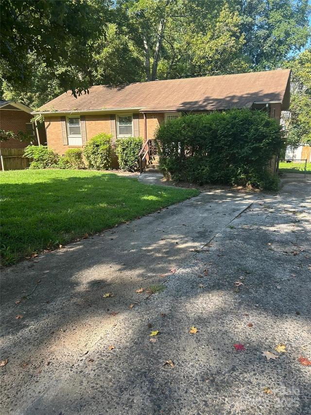 4814 Hidden Valley Rd., Charlotte, NC 28213