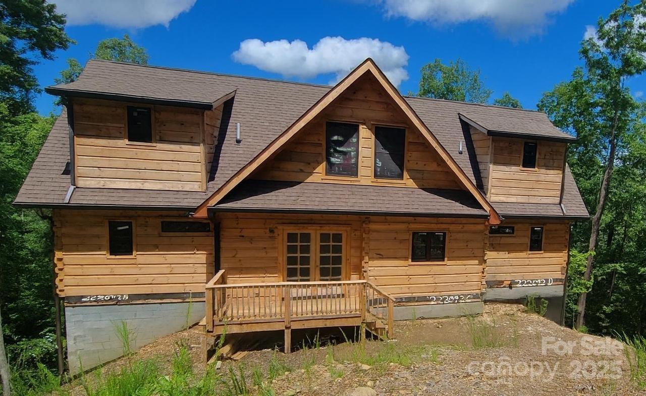 266 Potomac Falls Dr., Black Mountain, NC 28711