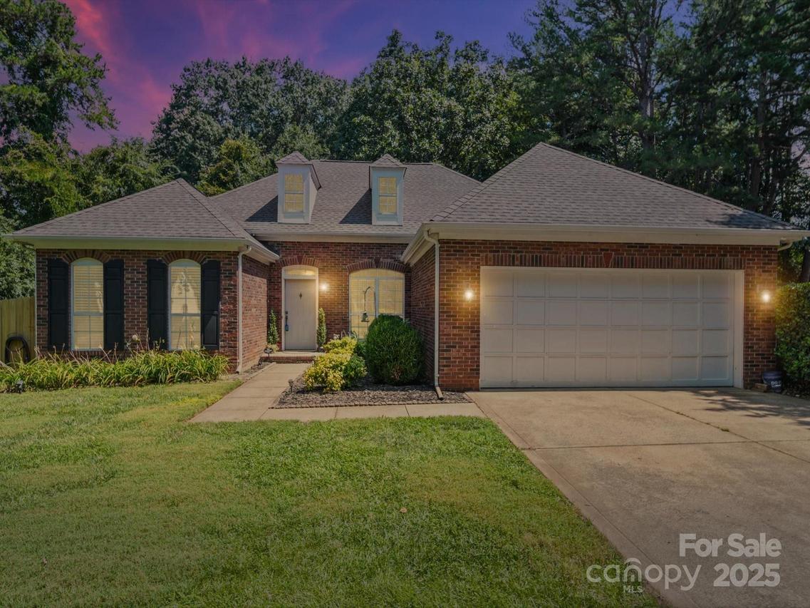 12115 Woodbend Dr., Matthews, NC 28105
