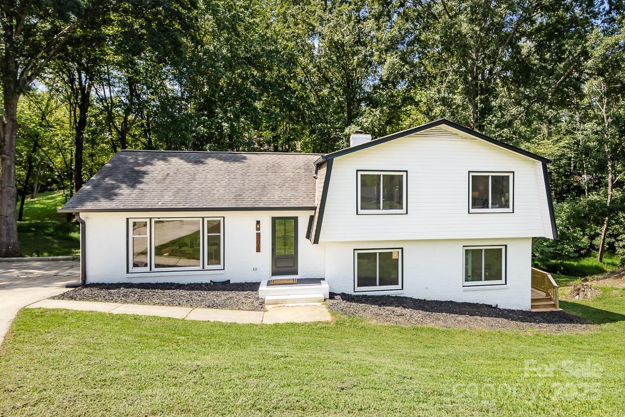 301 Dollar Cir., Charlotte, NC 28270