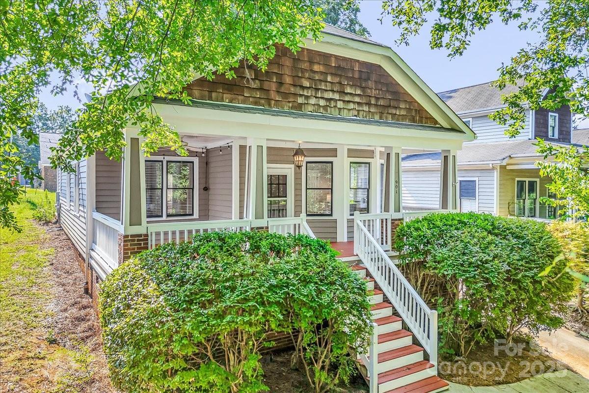 901 Woodruff Pl., Charlotte, NC 28208