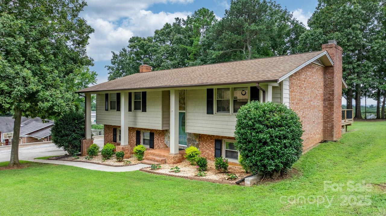 848 7th St., Hickory, NC 28602