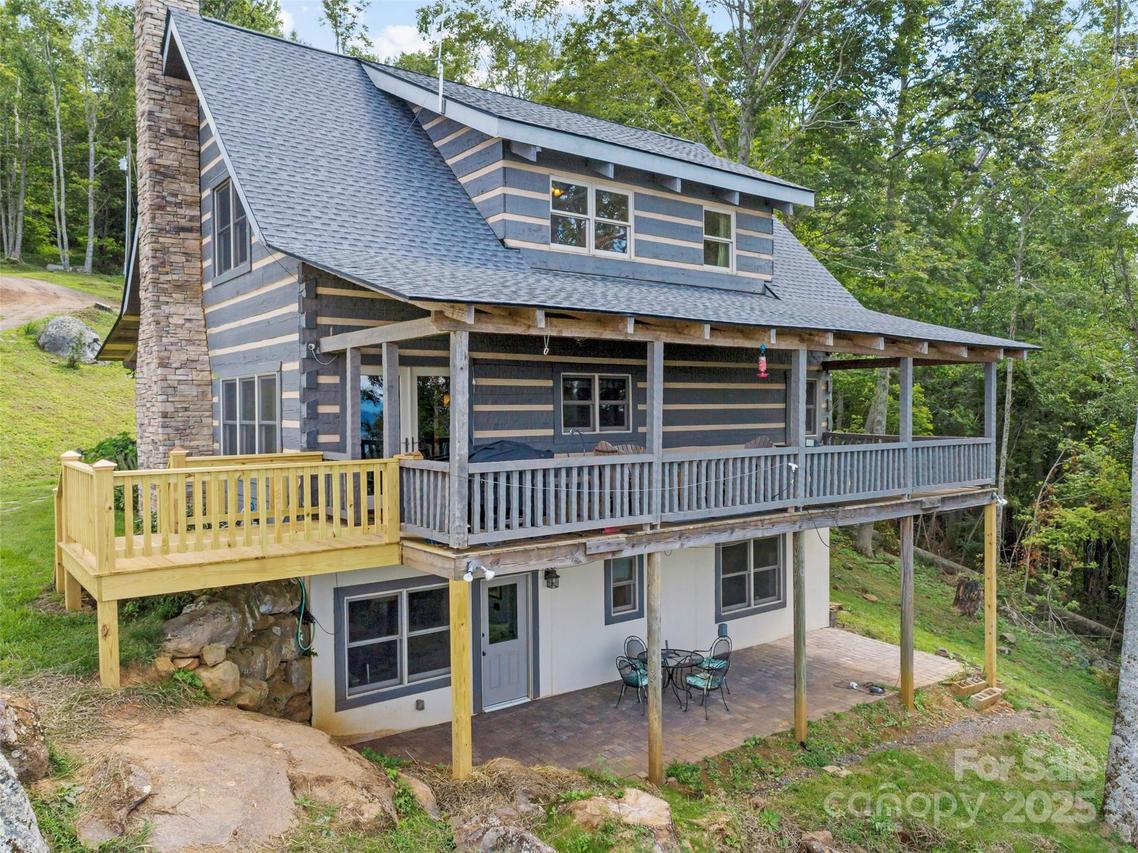 49 Cub Pass, Bakersville, NC 28705