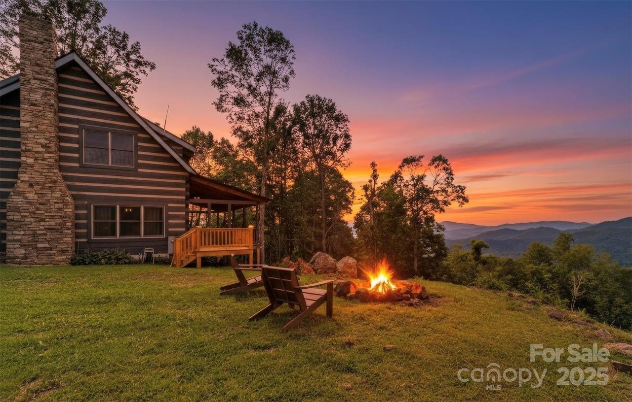 49 Cub Pass, Bakersville, NC 28705
