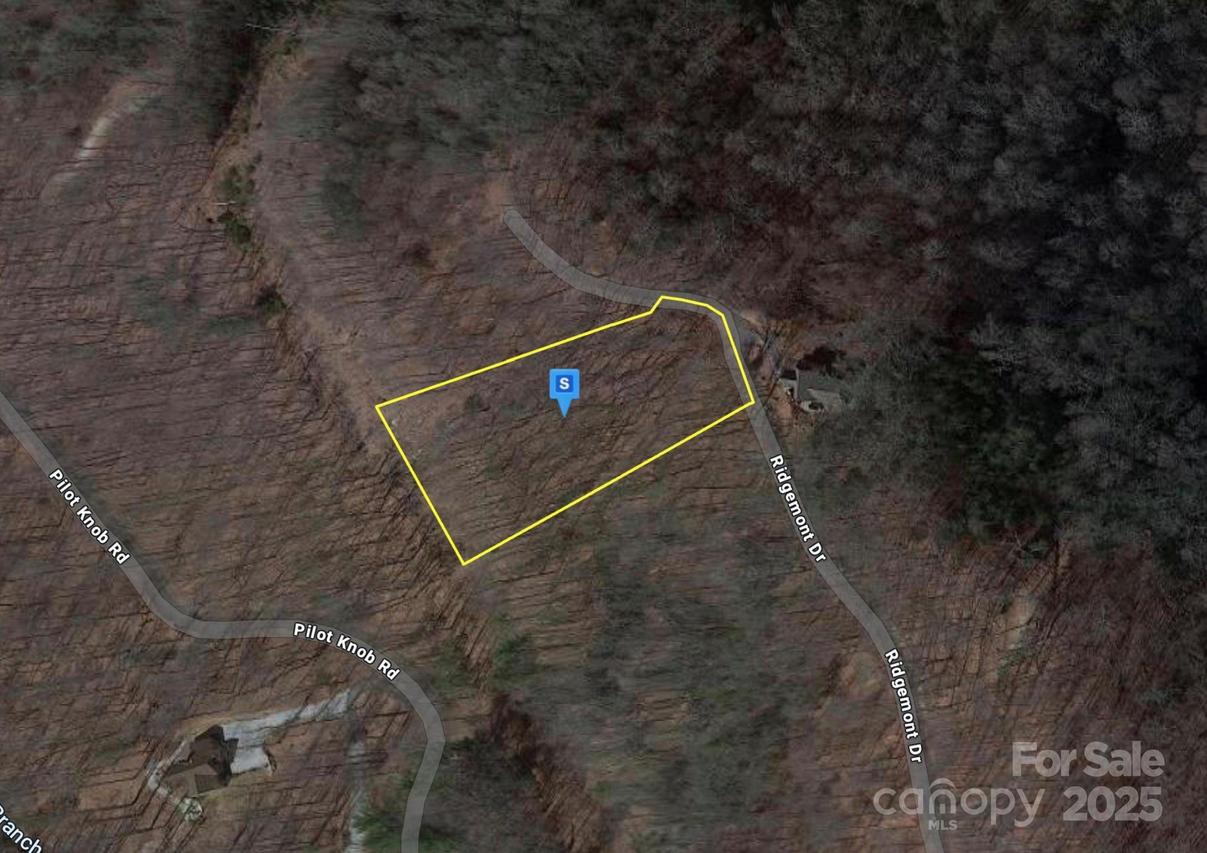 335 Ridgemont Dr., Glenville, NC 28736