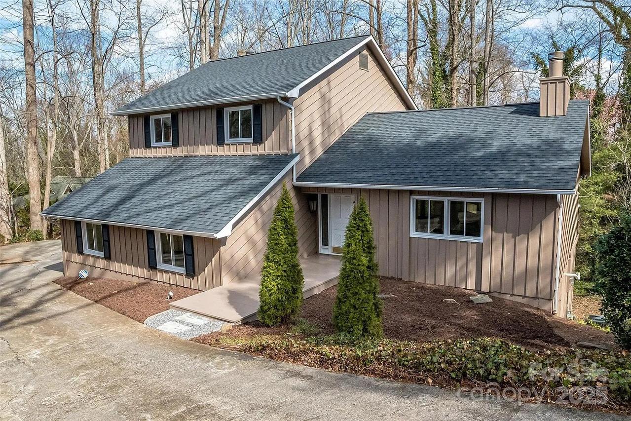 212 Riverside Dr., Morganton, NC 28655
