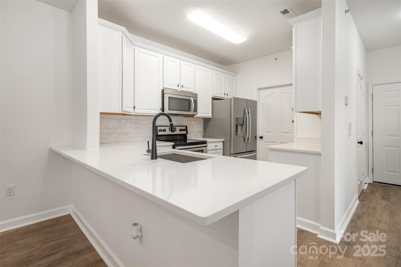 11725 Ridgeway Park Dr., Charlotte, NC 28277