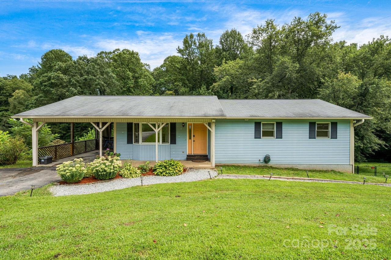 4155 Turnpike Rd., Horse Shoe, NC 28742