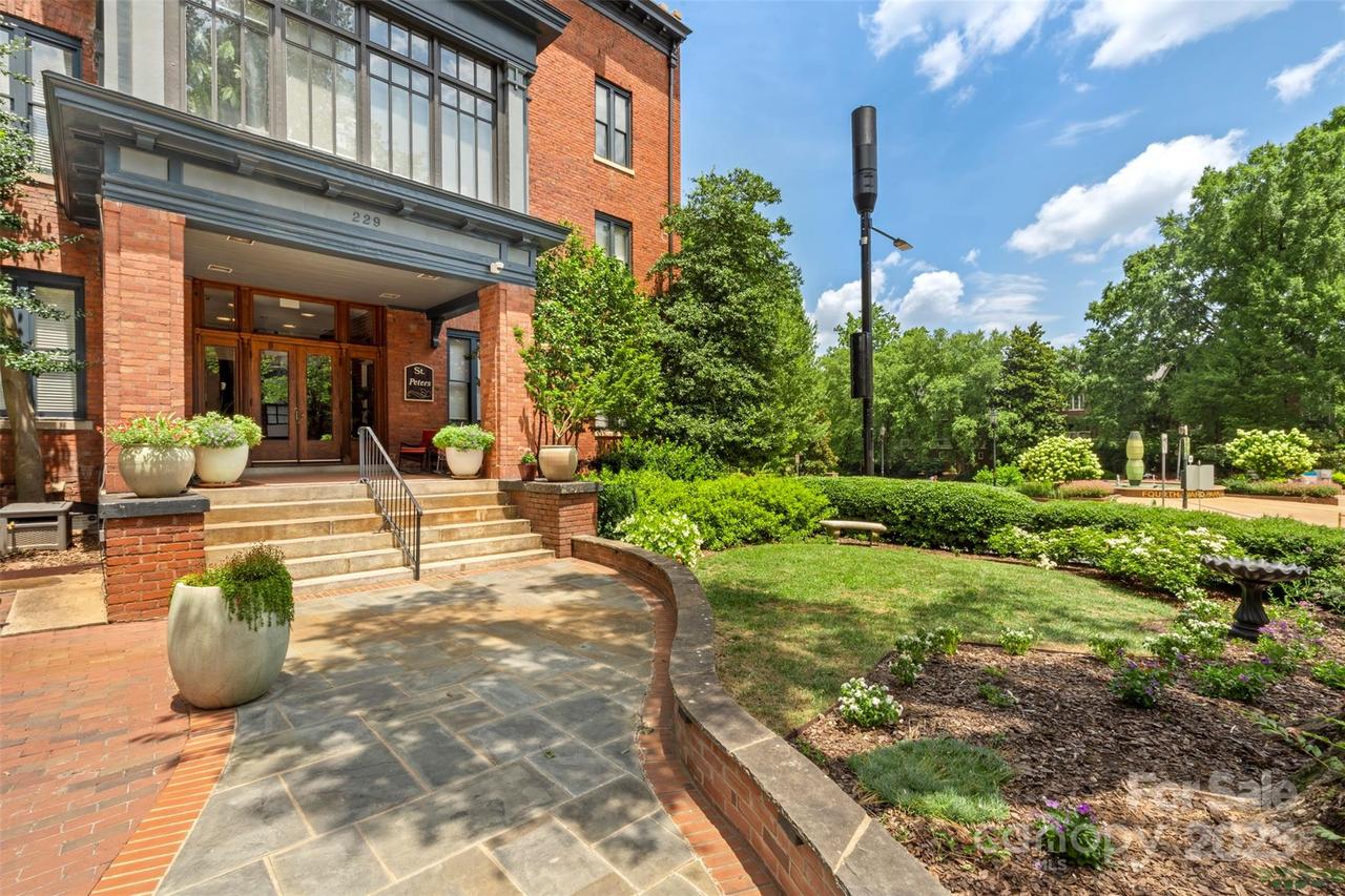 229 N Poplar St. #10, Charlotte, NC 28202