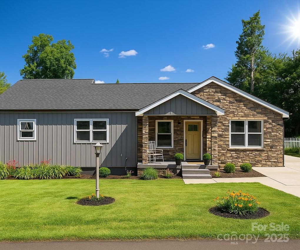 808 Mark St., Belmont, NC 28012