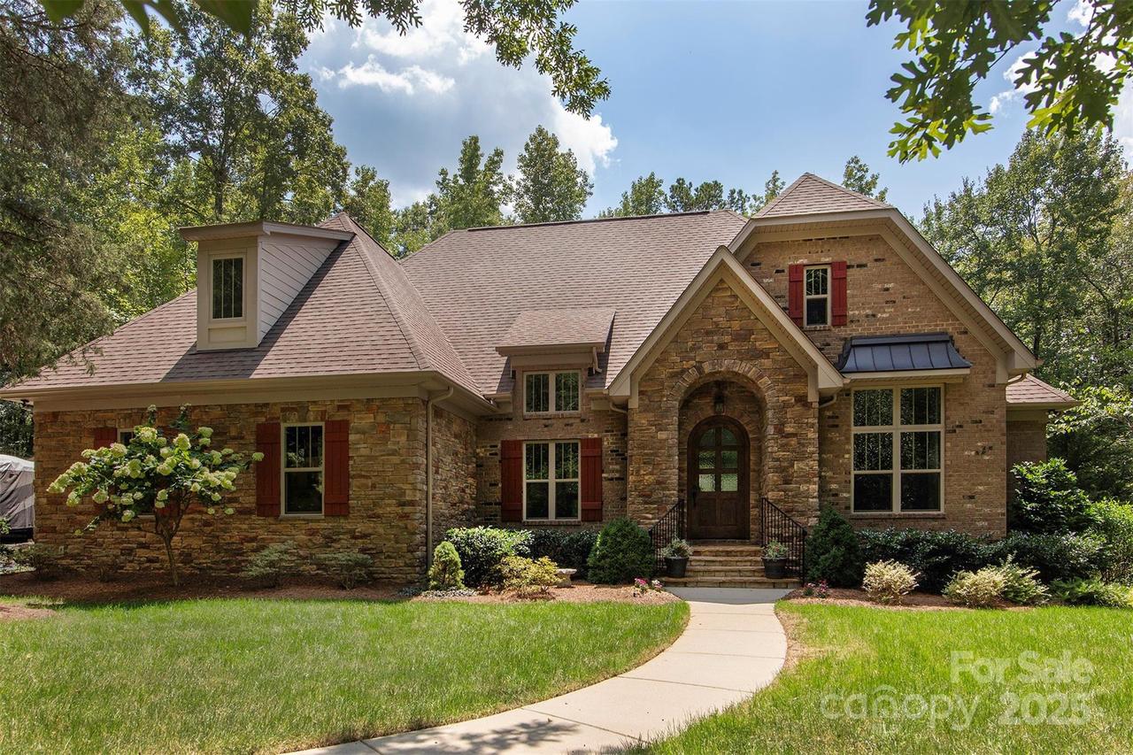 4114 Whispering Oaks Dr., Charlotte, NC 28213