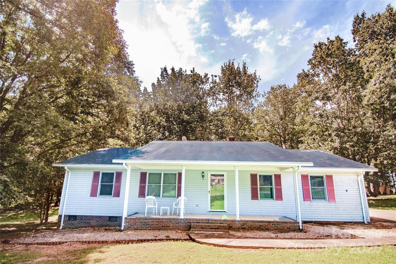 1410 Hickory Nut Ln., Lincolnton, NC 28092
