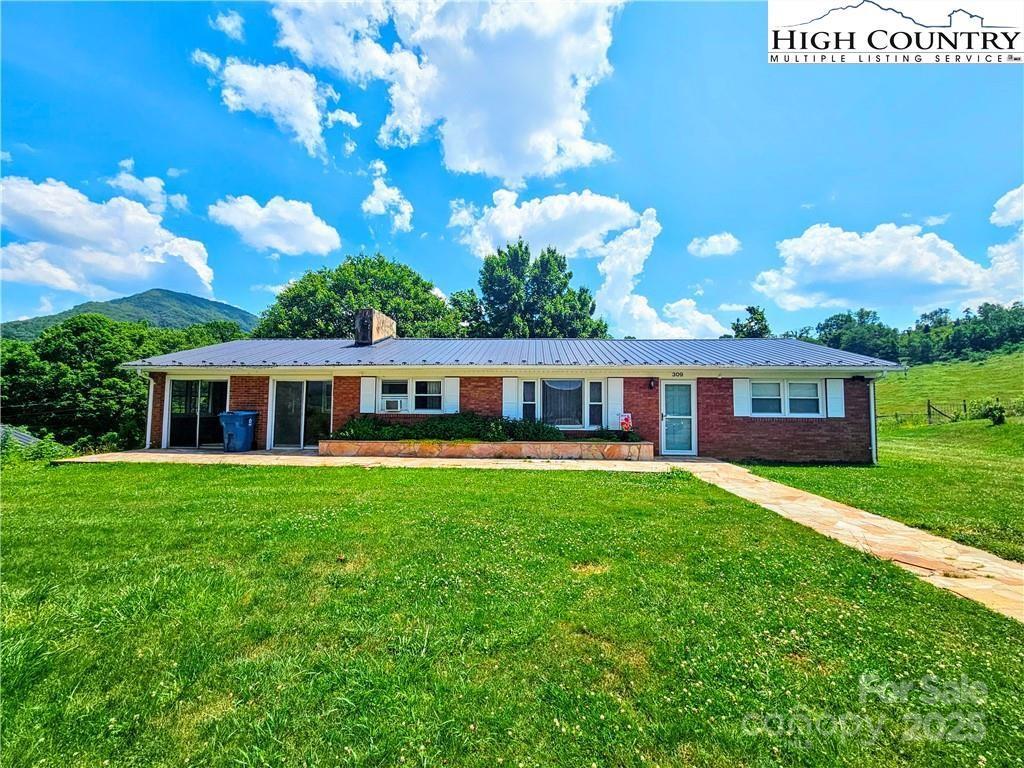 309 Gentry St., Jefferson, NC 28640