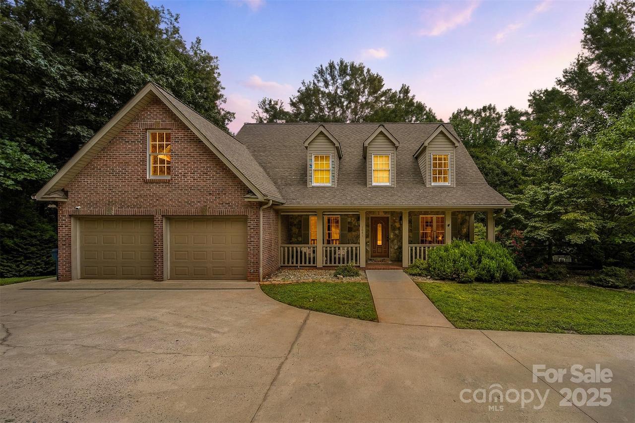 1641 9th Street Pl., Hickory, NC 28602