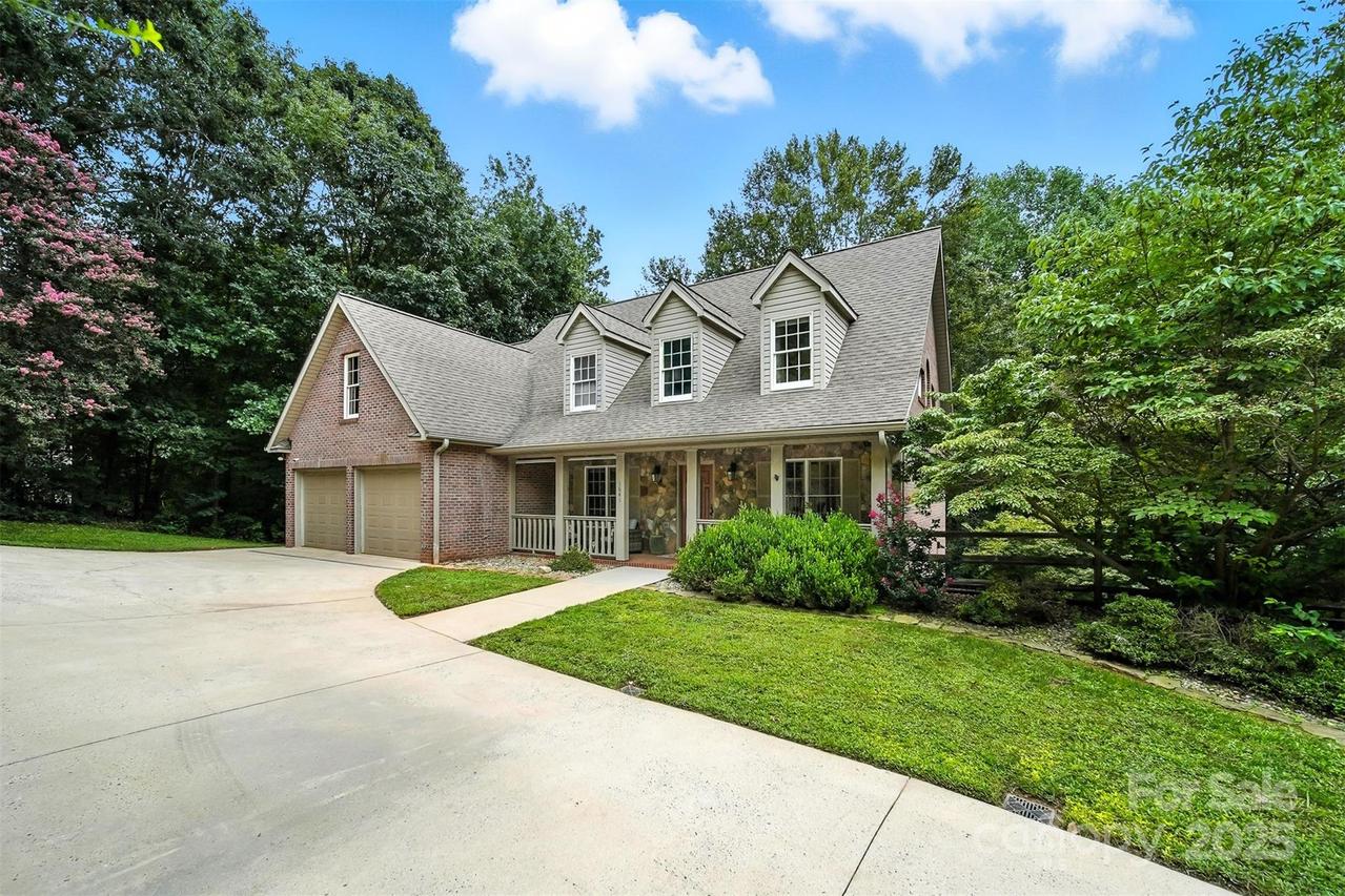 1641 9th Street Pl., Hickory, NC 28602