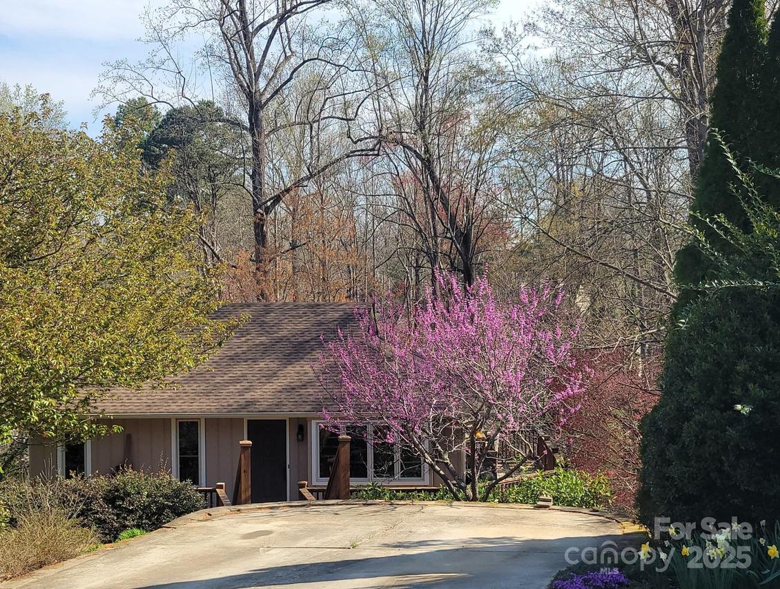6164 N Knoll Pl. #8, Hickory, NC 28601