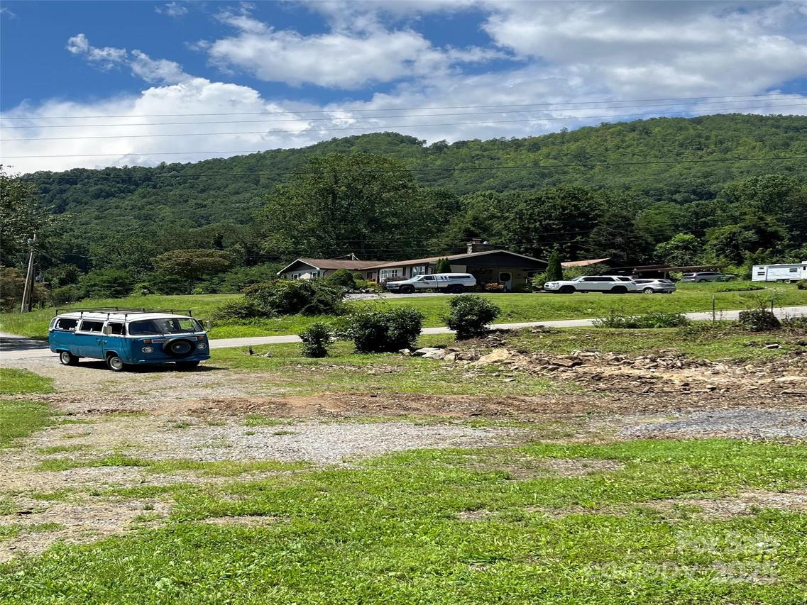 102 Sheepback Mountain Rd., Maggie Valley, NC 28751
