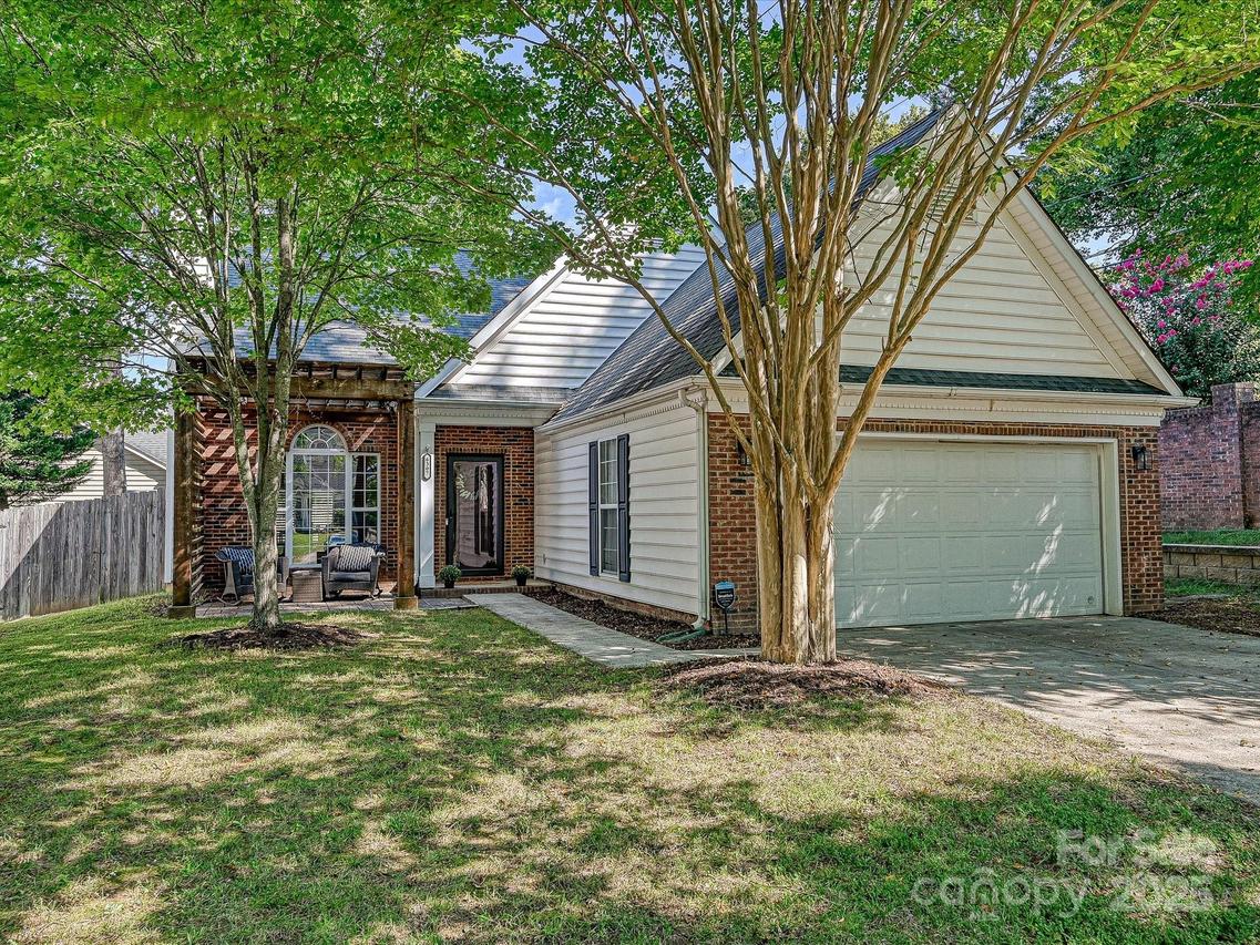 6307 Manheim Ct., Charlotte, NC 28226
