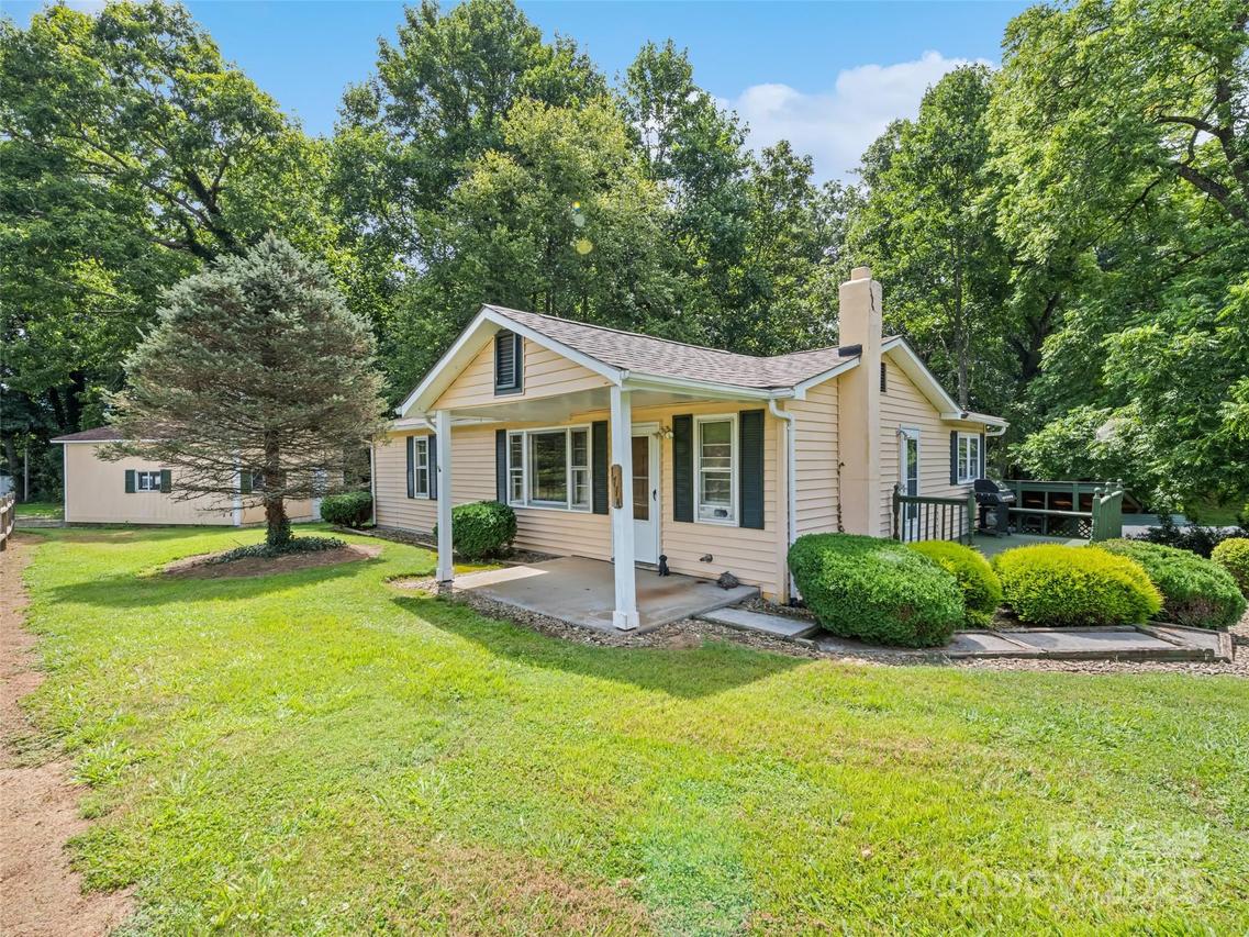 1714 Iron Duff Rd., Waynesville, NC 28785